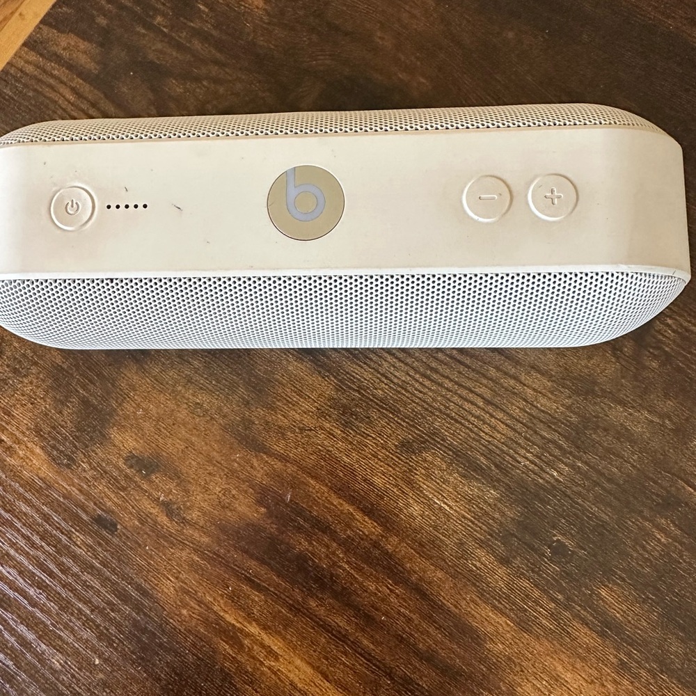 Beats blue tooth speakers